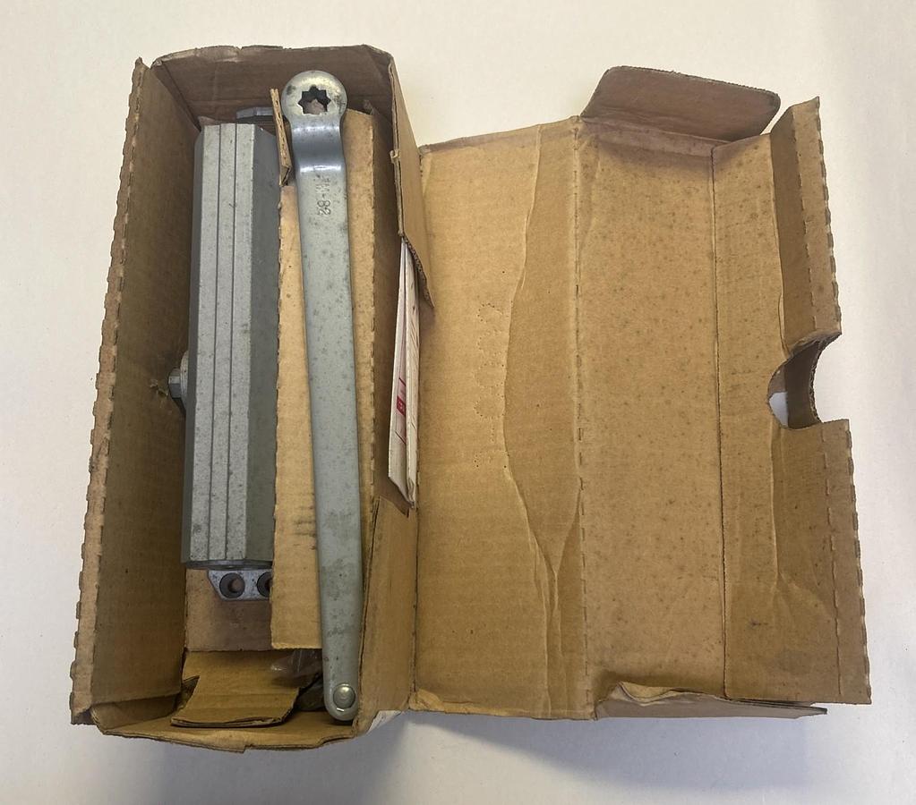 YALE,154BC,DOOR CLOSER NOS