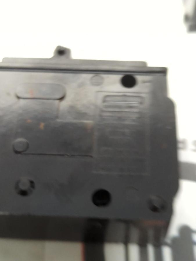 Used CROUSE-HINDS,MP120,CIRCUIT BREAKER 1-POLE 20 AMP LOT OF 2 PRE-OWNED