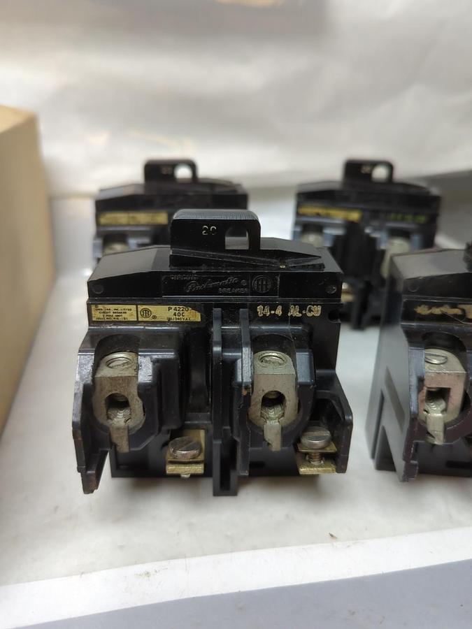 Used BARRY BRO. ELECTRIC,P4220, CIRCUIT BREAKER 20 AMP 2-POLE LOT OF 4 PRE-OWNED