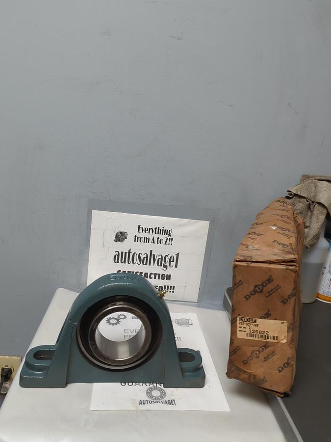 DODGE,126822,PILLOW BLOCK BEARING 3 IN BORE P2B-SCM-300 NOS