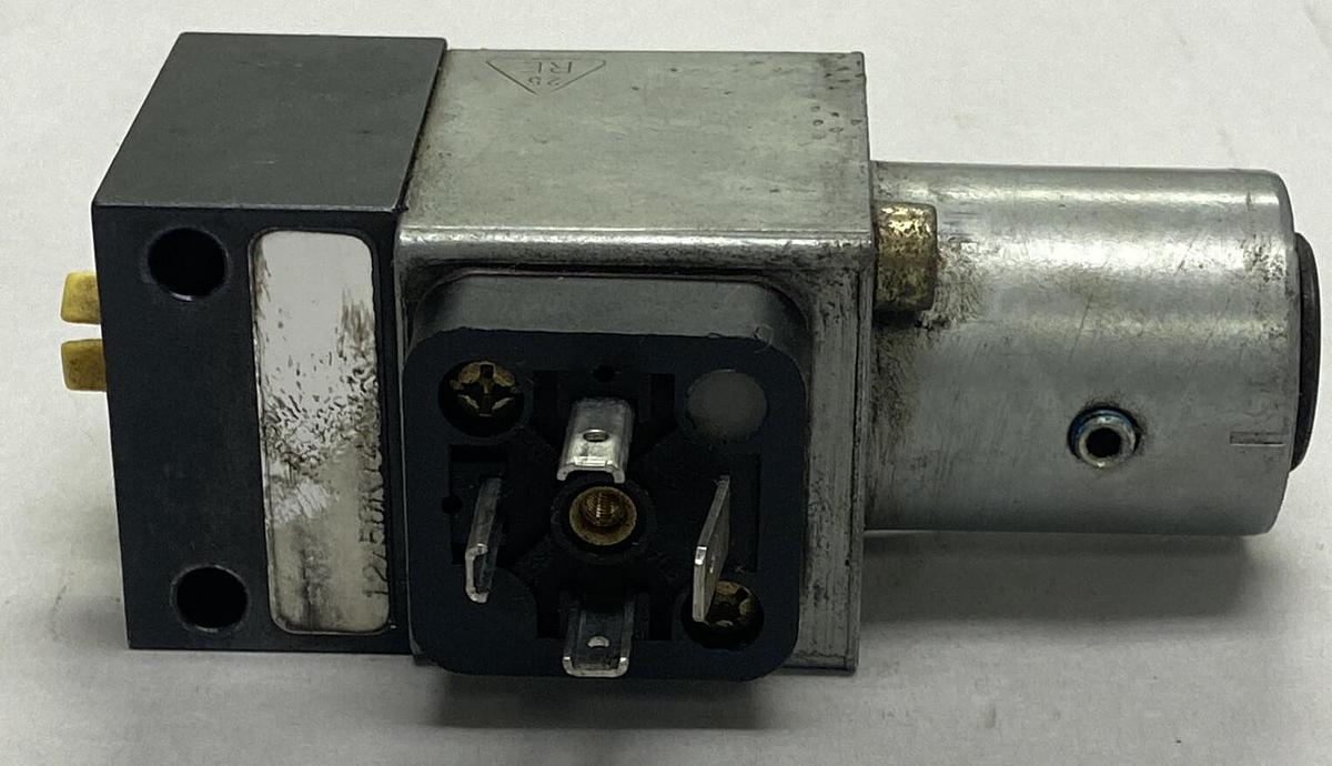 Used BOSCH REXROTH,HED8-OA-12/50,PRESSURE SWITCH 250V 5AMP 125VDC .03AMP