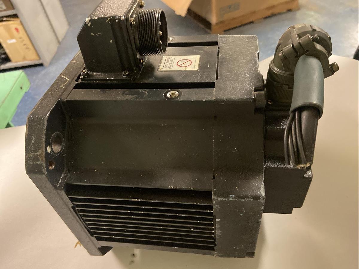 Used Yaskawa,USADED-22YRS11,Servo Motor UTMAH-B15ASB Encoder