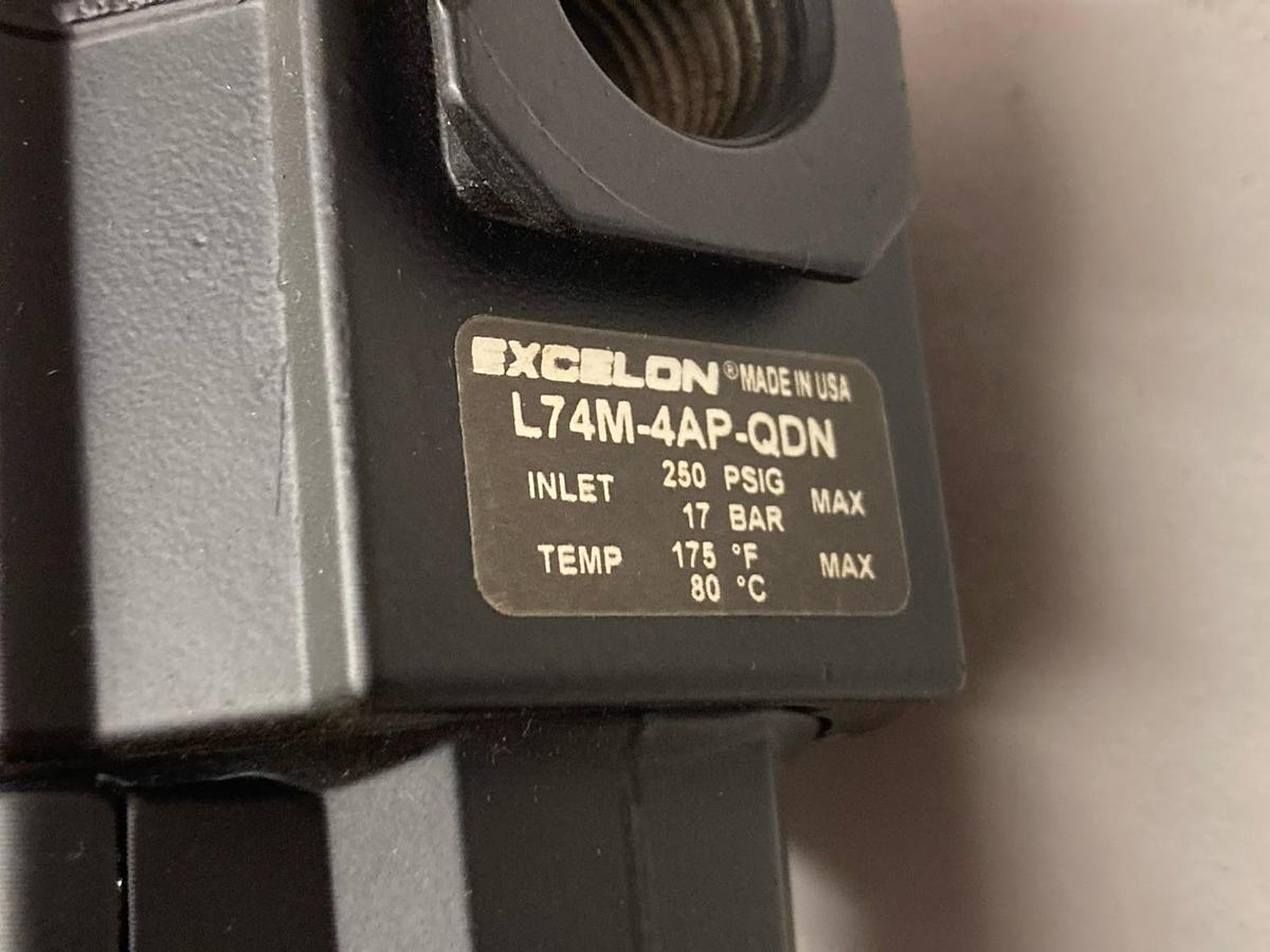 Used Norgren,l74M-4AP-QDN,Lubricator 250 PSIG w/ B74G-4AK-AP3-RMG 150 PSIG