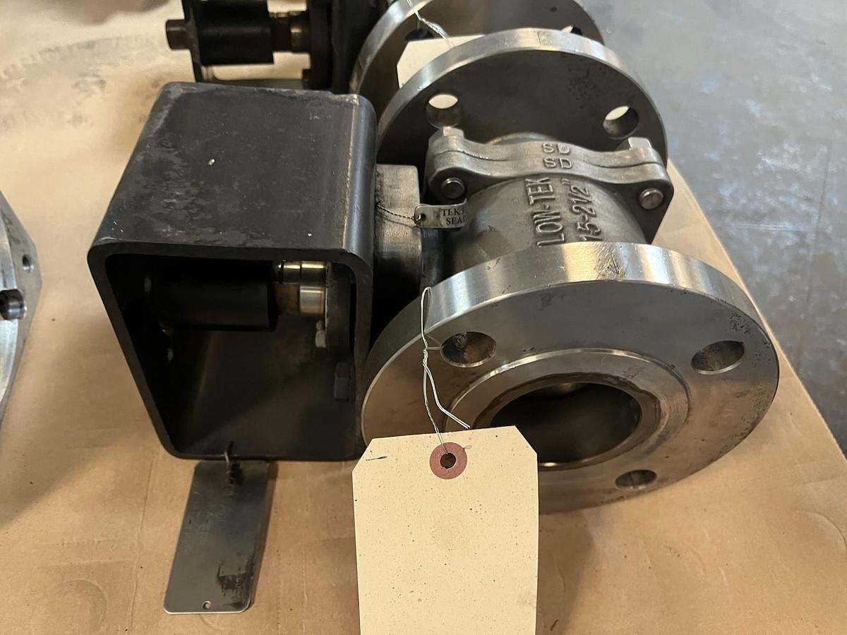 Used FLOW-TEK,2-1/2",F15 BALL VALVE 150PSI CF8M