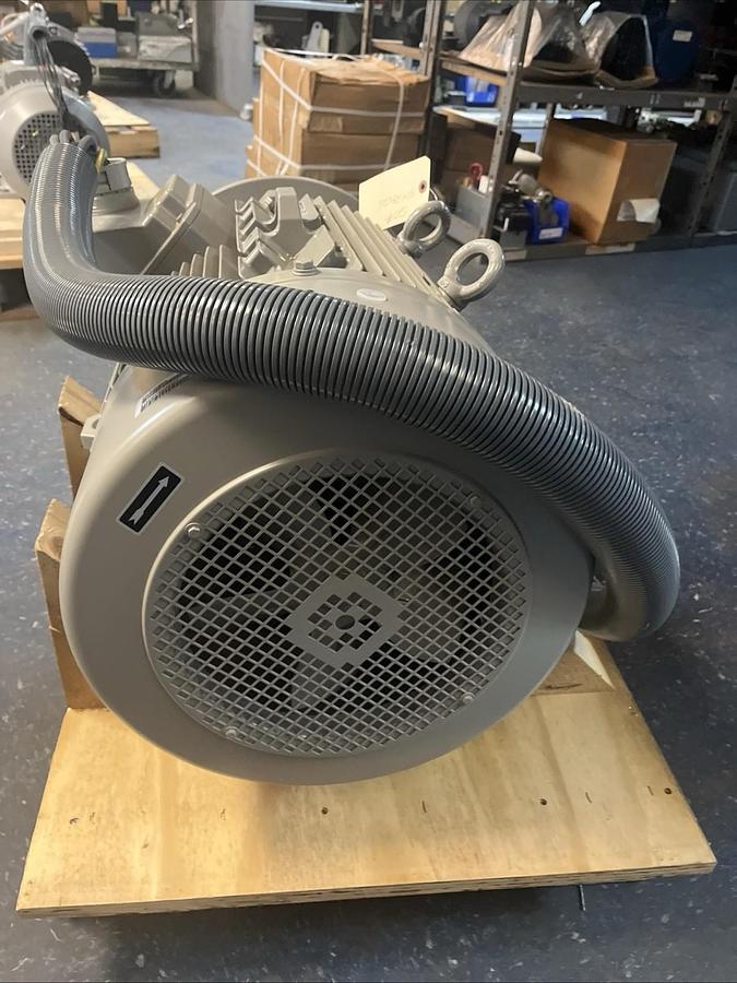 SIEMENS,1LA92072XA91-ZT00,MOTOR 37kW 440/480V 3PH 3560RPM 200L