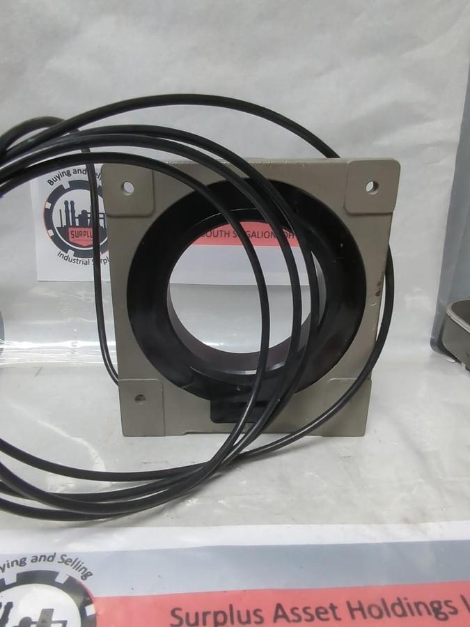 Used OMRON,F2LP-W100M,INDUCTIVE RING SENSOR/DIAMETER PRE-OWNED
