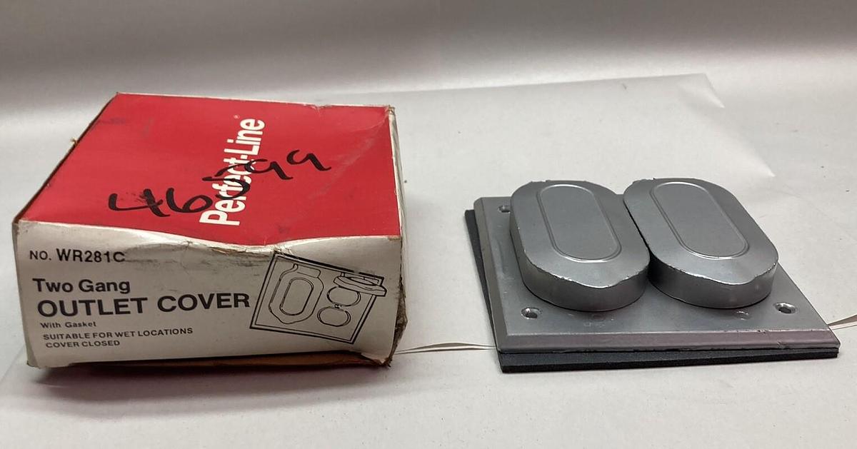 Thomas & Betts,WR281-C,Two Gang Outlet Cover