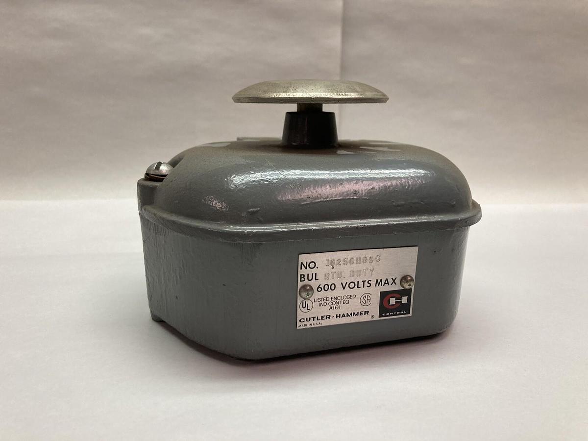 Used Cutler-Hammer,10250H89C,Push Button 600V Max