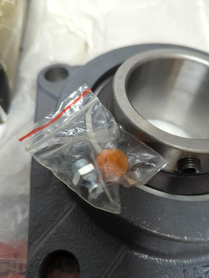 PEER,UCF211-35,4-BOLT FLANGE BEARING 2 INCH BORE WITH SET SCREW LOCKING COLLAR