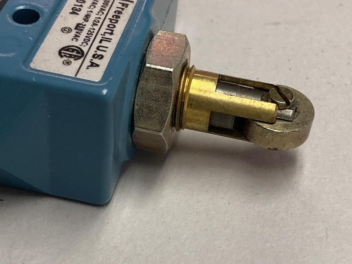 Used Honeywell,BZE6-2RQ9,Micro Switch