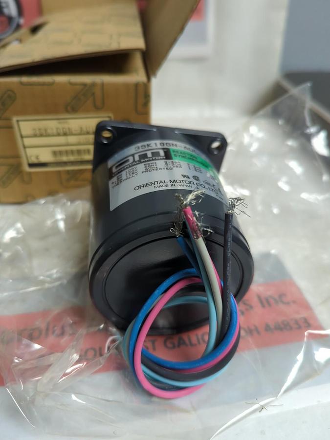 ORIENTAL MOTOR,3SK10GN-AUL,REACTION SYNCHRONOUS MOTOR 210E04 NOS