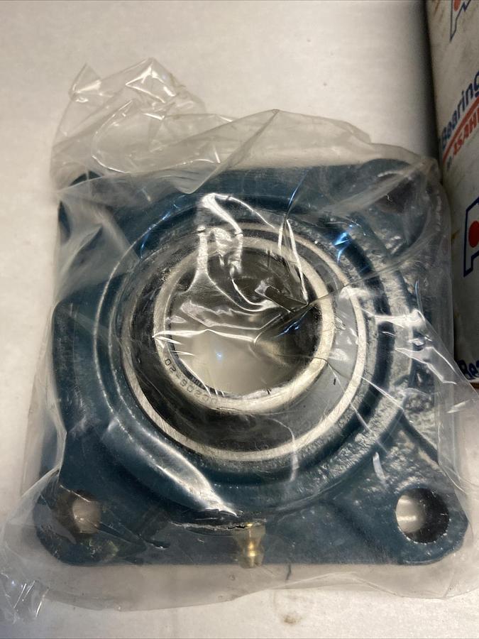 Used AMI,UCF206-20,1-1/4 INCH Flange Bearing NOS