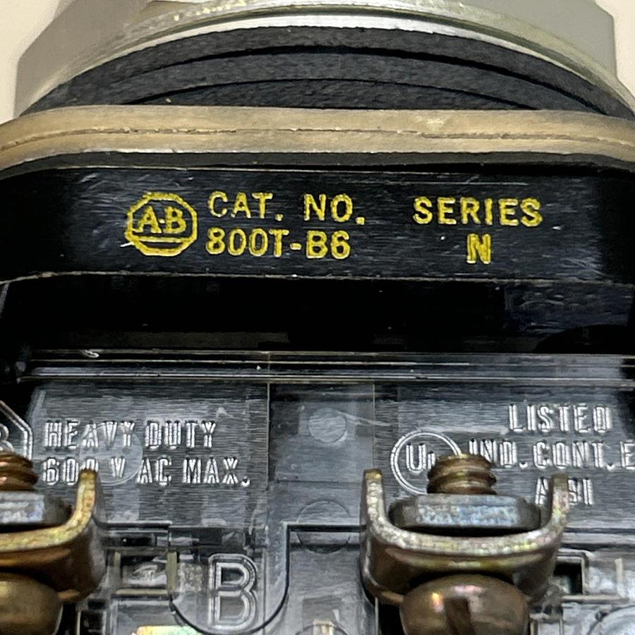 ALLEN BRADLEY,800T-B6D2,RED PUSH BUTTON