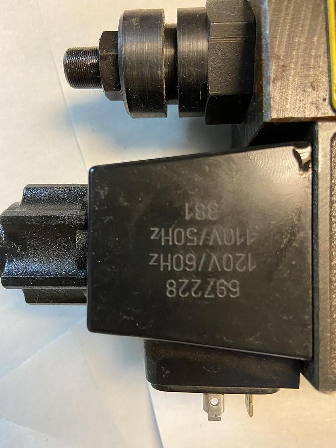 Used Parker,FMDD2SN-5/5,with D1VW1CNYW-75 Directional Solenoid Control Valve