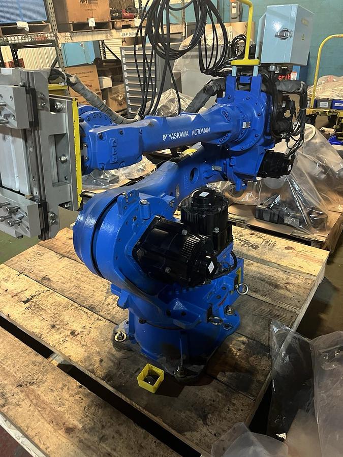 Used YASKAWA,MH80,MOTOMAN ROBOT WITH DX100 CONTROLLER