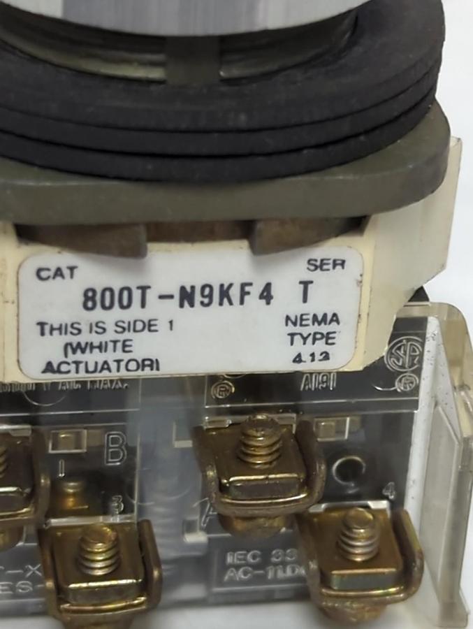 Used ALLEN BRADLEY,800T-N9KF4,SER T SELECTOR SWITCH PRE-OWNED
