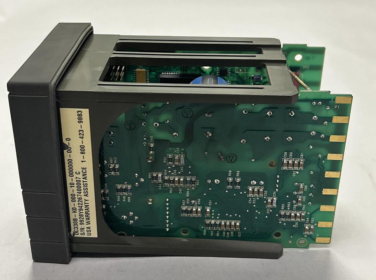 Used HONEYWELL,DC330BK000010000000000,TEMPERATURE CONTROLLER