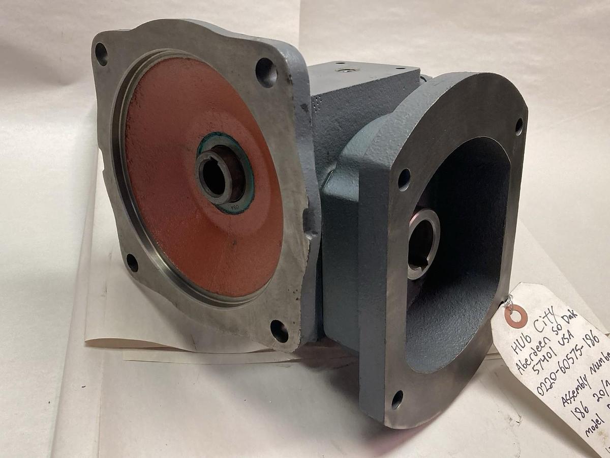Hub City,0220-60555-186,Gear Reducer Model 186 Ratio 20:1 Style R