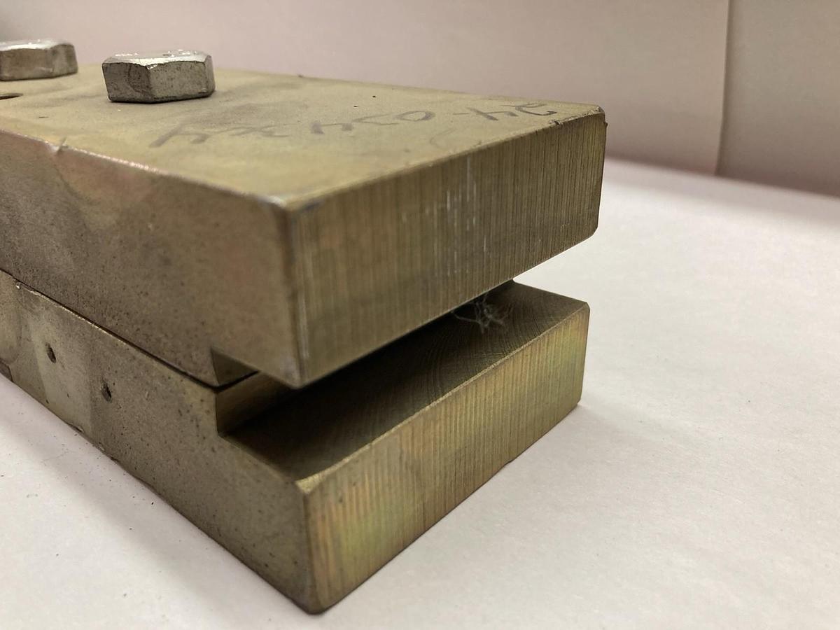 Used Fisher,18A169X012,Stem Connector Assembly