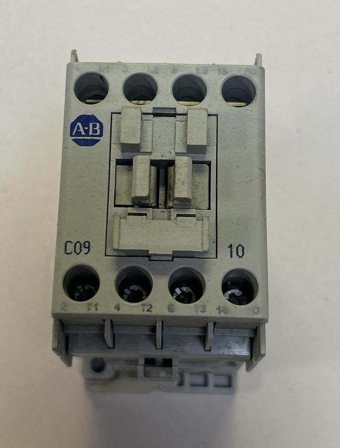 Used ALLEN BRADLEY,100-C09*10,CONTACTOR 120V COIL