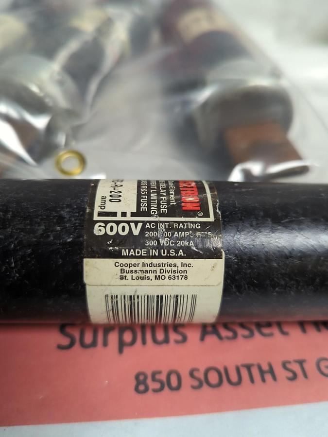 Used COOPER BUSSMANN,FRS-R-200,FUSETRON 200 AMP FUSE LOT OF 4 PRE-OWNED