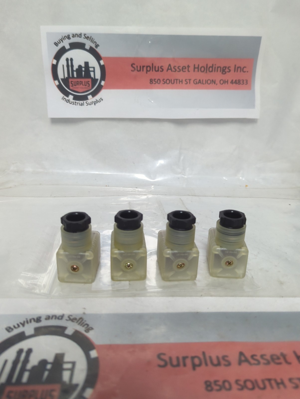 Used HIRSCHMANN,12B GDM,SOLENOID VALVE CONNECTOR FEMALE LOT OF 4 PRE-OWNED