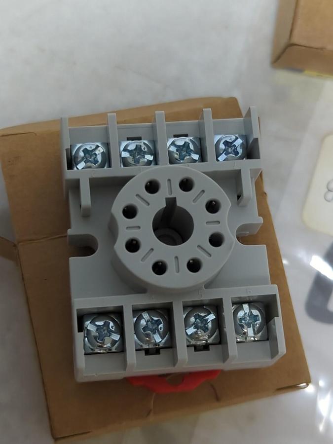 SQUARE D,8501NR51,SERIES B RELAY SOCKETS LOT OF 4 NOS