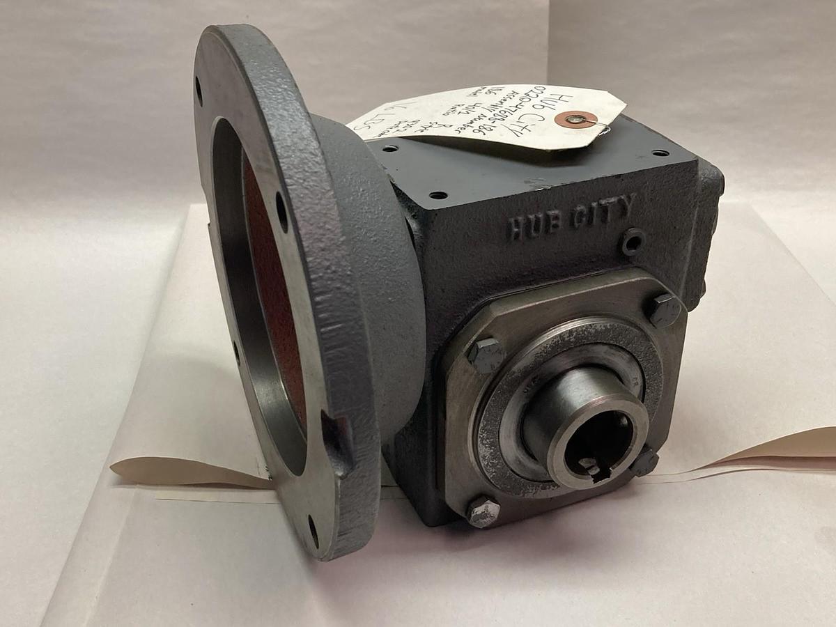 Used Hub City,0220-47688-186,Gear Reducer Style R Model 186 Ratio 40:1