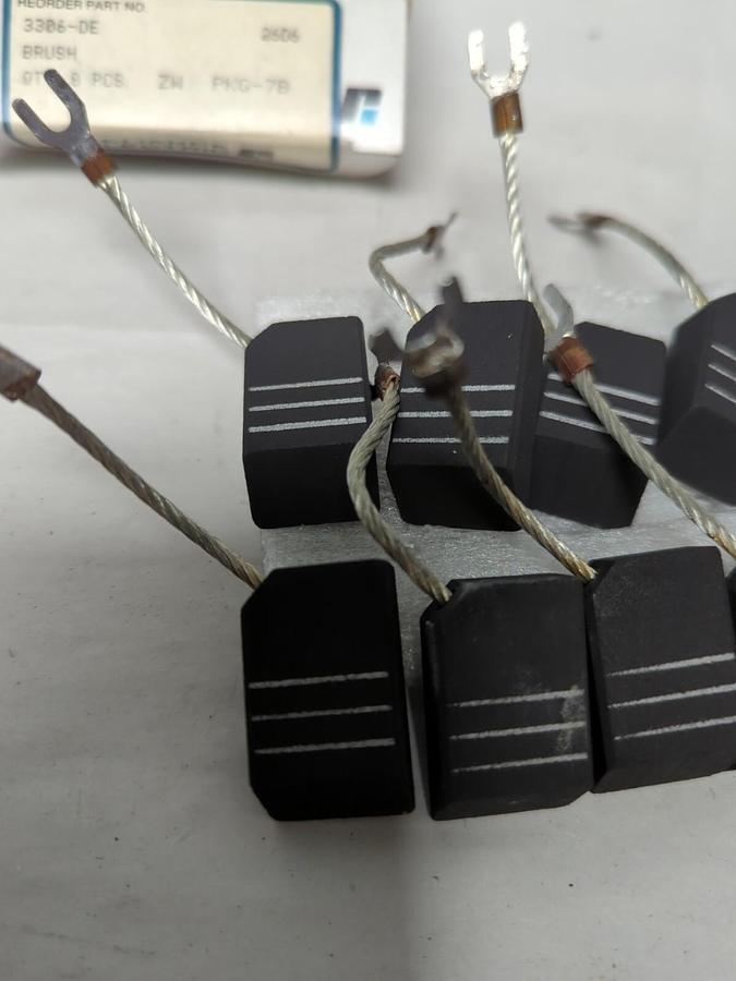 RELIANCE ELECTRIC,3306-DE,CARBON BRUSHES BOX OF 8 PIECES NOS