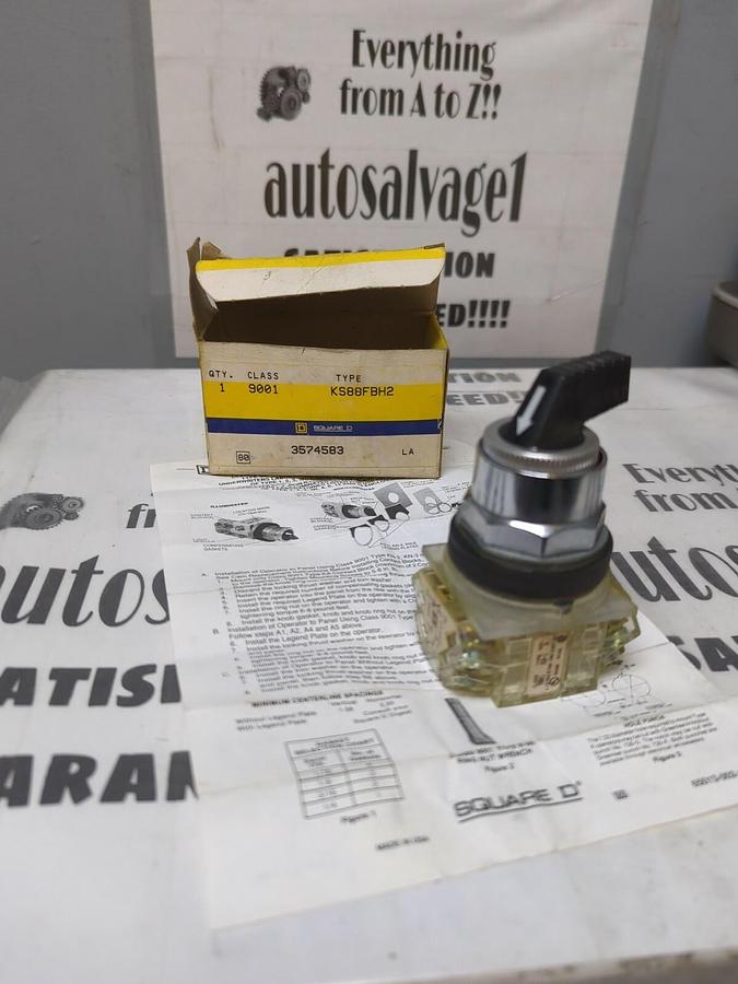 SQUARE D,KS88FBH2,CLASS 9001 SERIES H SELECTOR SWITCH NOS
