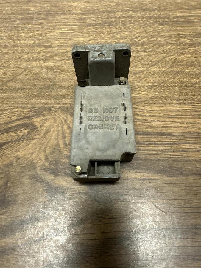 Used Eaton Cutler Hammer,E50SA,Limit Switch Body