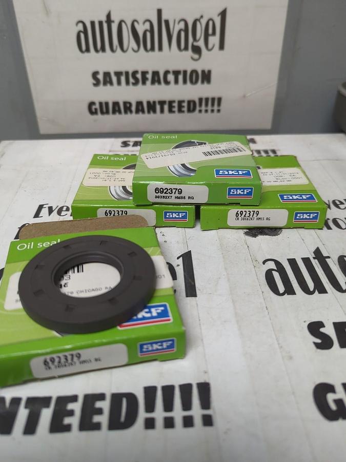 SKF,692379,OIL SEALS 30MM X 62MM LOT OF 4 NOS
