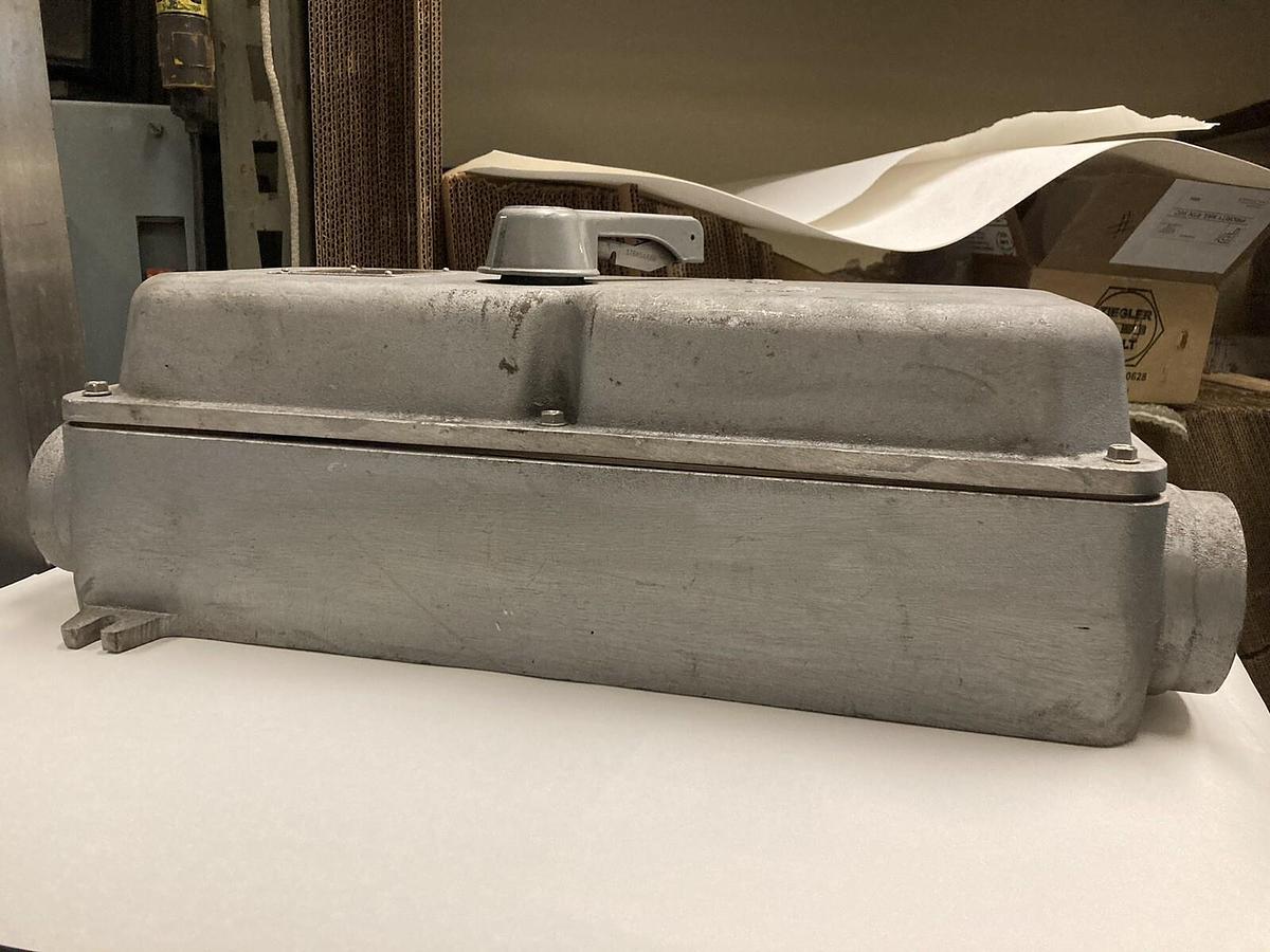 Used Square D,KA-225-Y,Circuit Breaker Enclosure 225 Amps KHL36000M