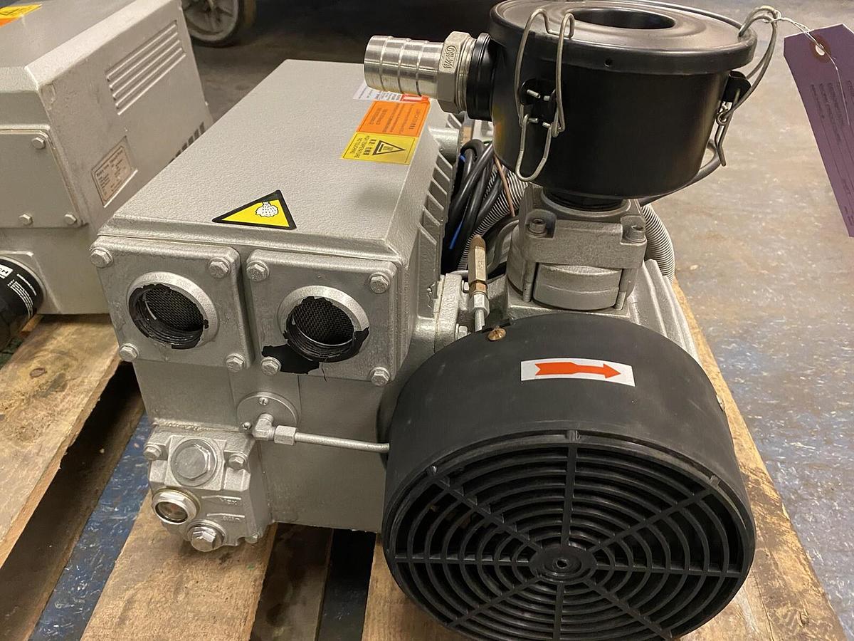 Used Wanhuai,XD-100,Rotary Vane Vacuum Pump 3KW Max Bar 0.5mbar