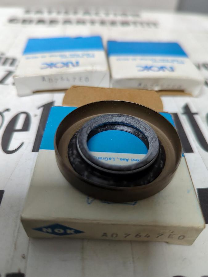 NOK,AD7647EO,OIL SEALS LOT OF 3 NOS
