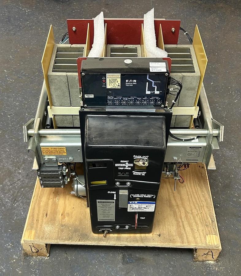Used ALLIS-CHALMERS,LA-1600,AIR CIRCUIT BREAKER 1600A 600V EATON DIGITRIP TRIP UNIT
