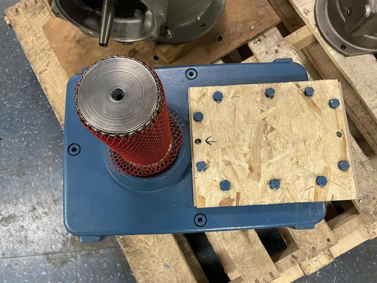 DEMAG,ADE70DD 43970529,GEAR REDUCER D1.0-11-1/24.8 PART NUMBER 43970529