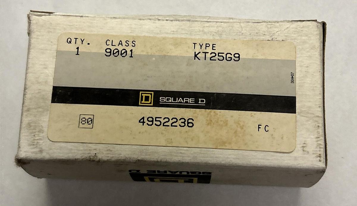 SQUARE D,9001-KT25G9,GREEN PUSH BUTTON NOS