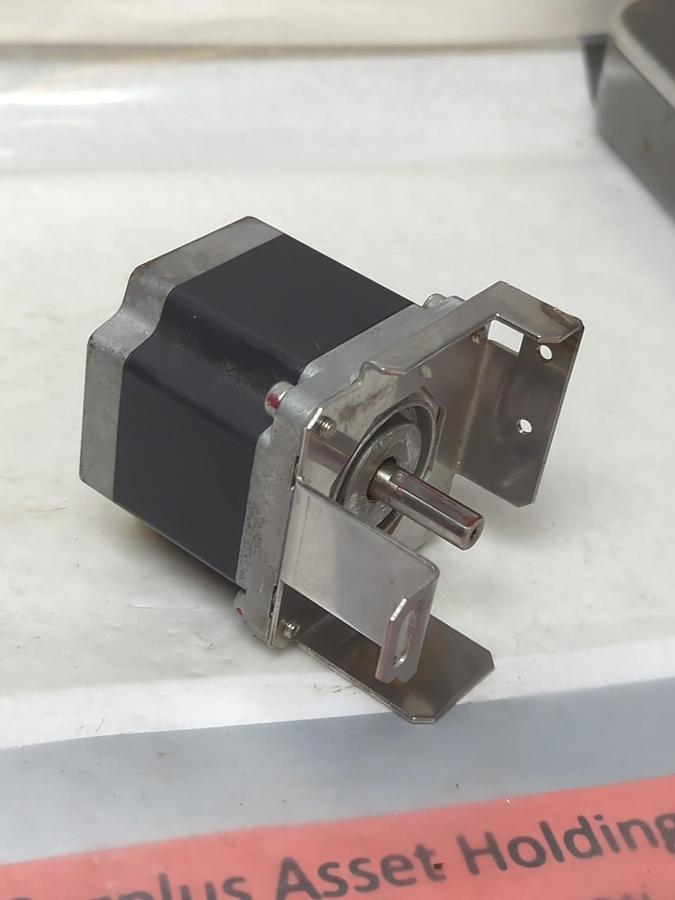 Used VEXTA,PV566A,STEPPING MOTOR 5-PHASE 0.72°/STEP DC 1.4V 1.4A PRE-OWNED