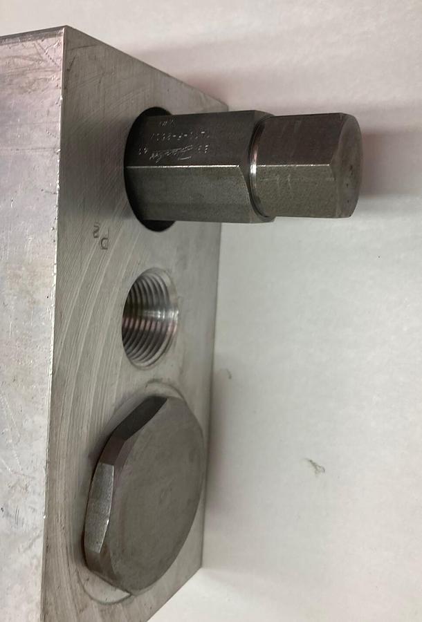 Used Danfoss,1UL15-P8-6-15/25SV,Shift Valve