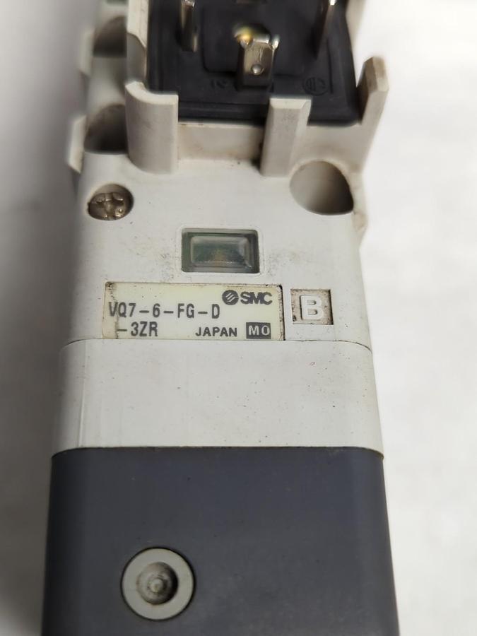 Used SMC,VQ7-6-FG-D-3ZR,PNEUMATIC SOLENOID VALVE PRE-OWNED