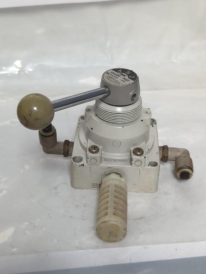 Used SMC,VH300-N02,HAND VALVE PRE-OWNED