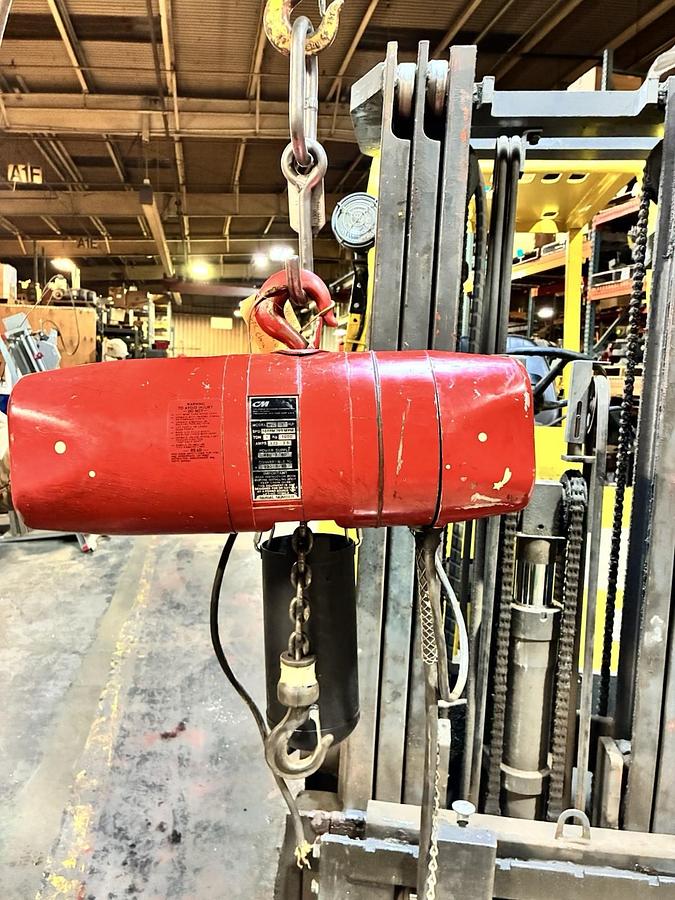 Used CM,W-L,ELECTRIC HOIST 1 TON 3PH 230/460V 16FPM 8FT CHAIN