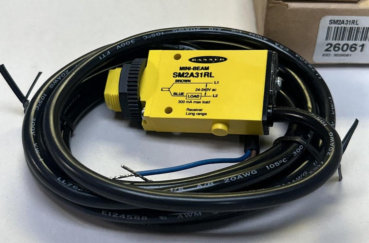 BANNER ENGINEERING,SM2A31RL,PHOTOELECTRIC SENSOR RECEIVER NEW