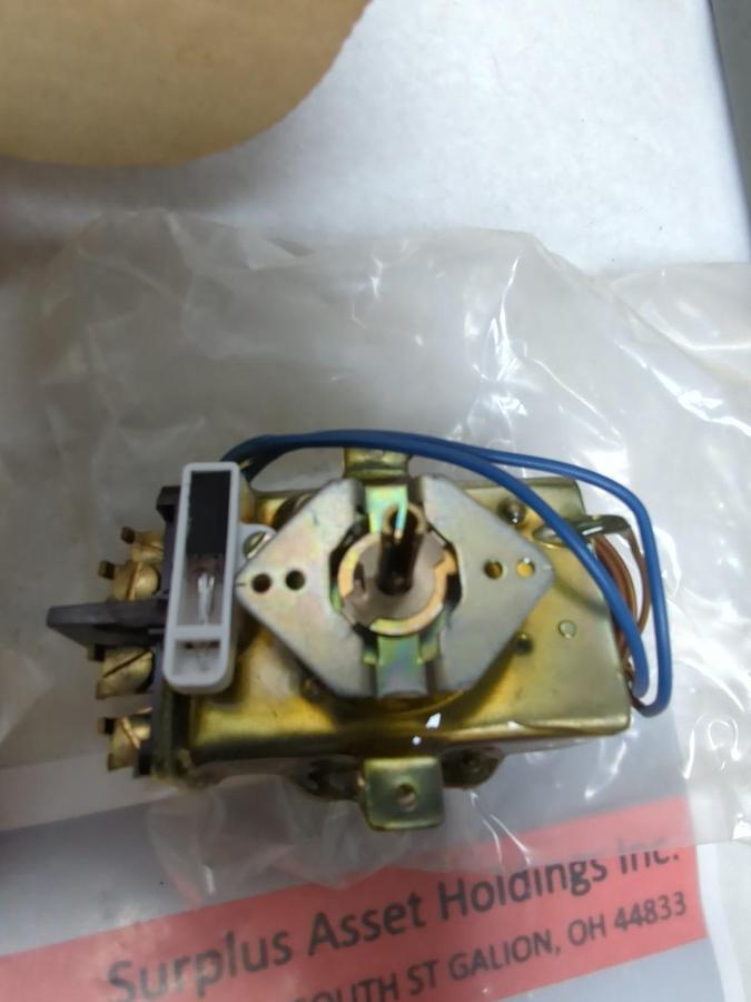 ROBERTSHAW,5000-812,COMMERCIAL ELECTRIC T'STAT 60 TO 250 F NOS