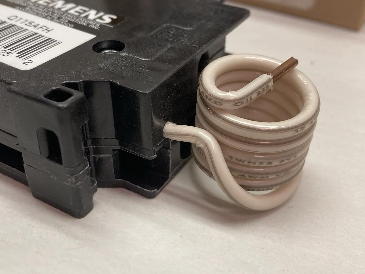 Siemens,Q115AFH,1-Pole Circuit Breaker 120Vac Type QAFH