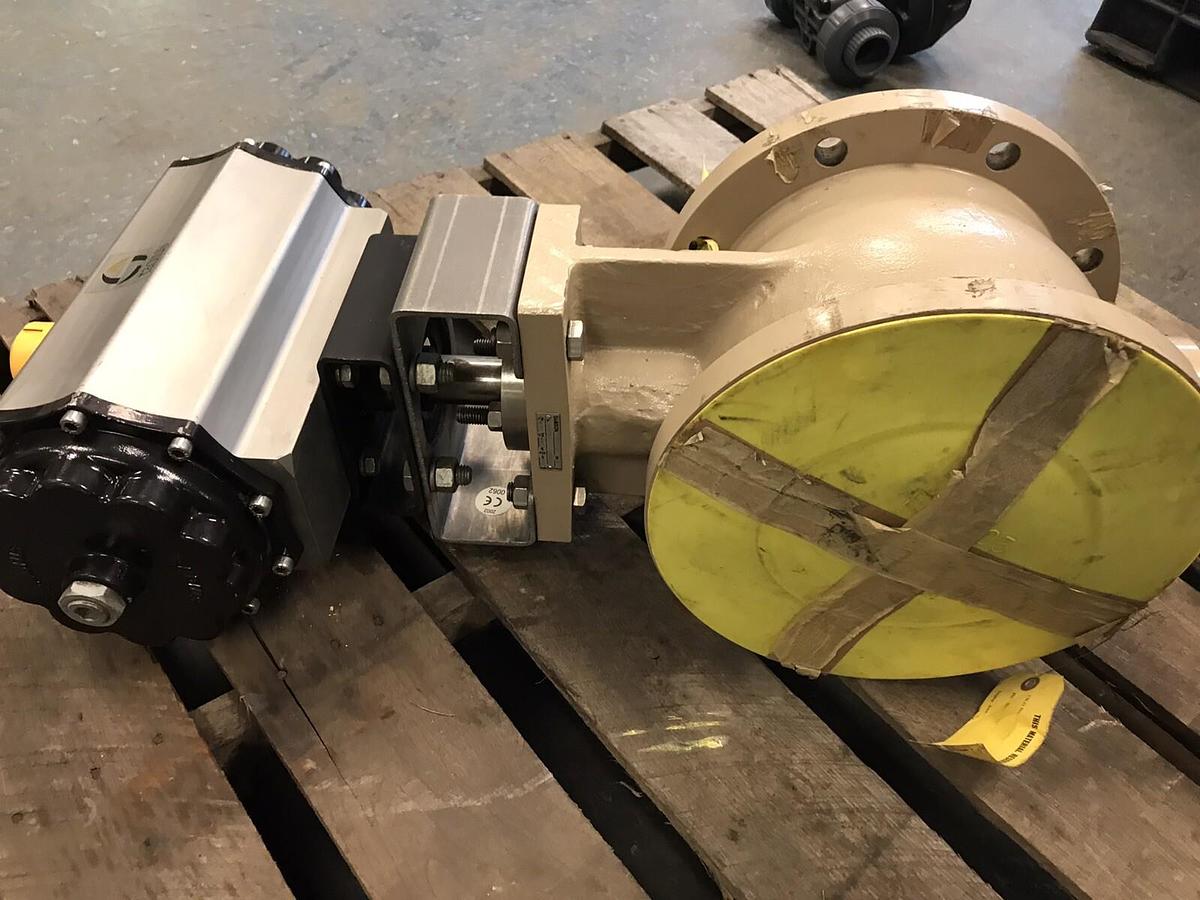 Samson,3310-02,8IN Butterfly Valve with Radius Pneumatic Actuator AS-100 120PSIG
