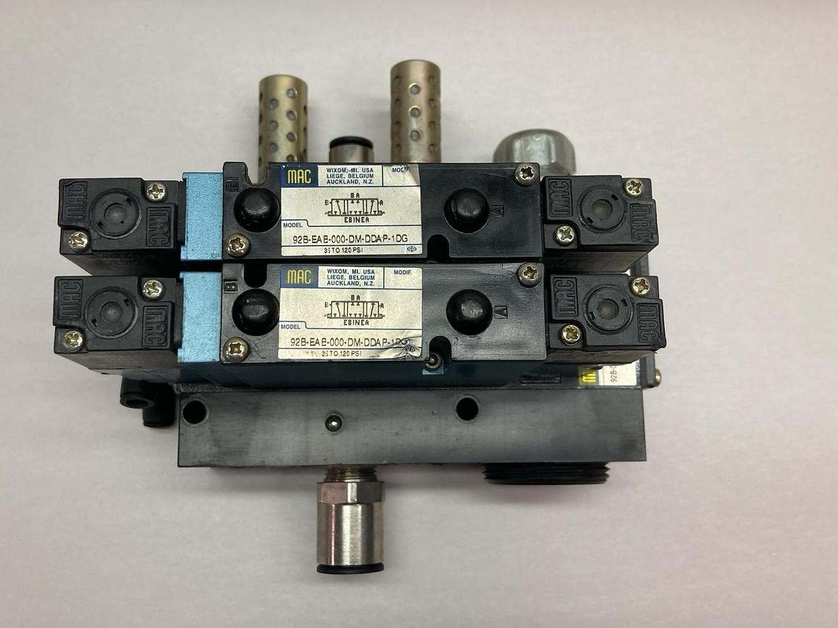 Used Mac,92B-EAB-000-DM-DDAP-1DG,Valve Assembly 92B-000-BJA 24 VDC 5.4 Watts