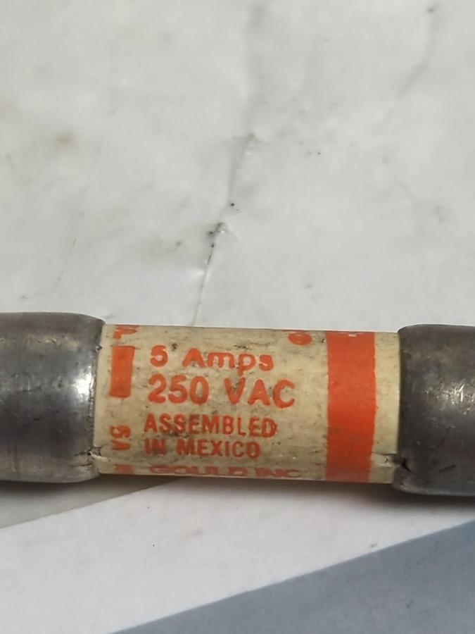 Used GOULD SHAWMUT,A25X5,AMP-TRAP 5 AMP FUSE LOT OF 2 PRE-OWNED