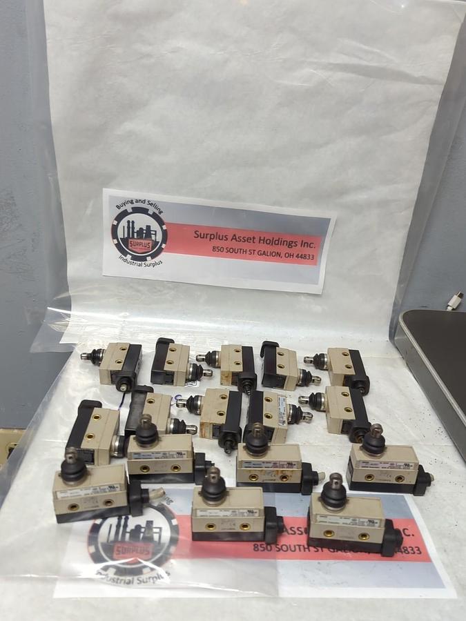 Used OMRON,ZC-N2255,ROLLER LIMIT SWITCH 250VAC 10AMP LOT OF 16 PRE-OWNED